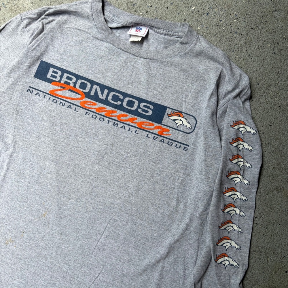 Vintage Denver Broncos NFL Long Sleeve T-Shirt Gray Large Sleeve Logo 90s